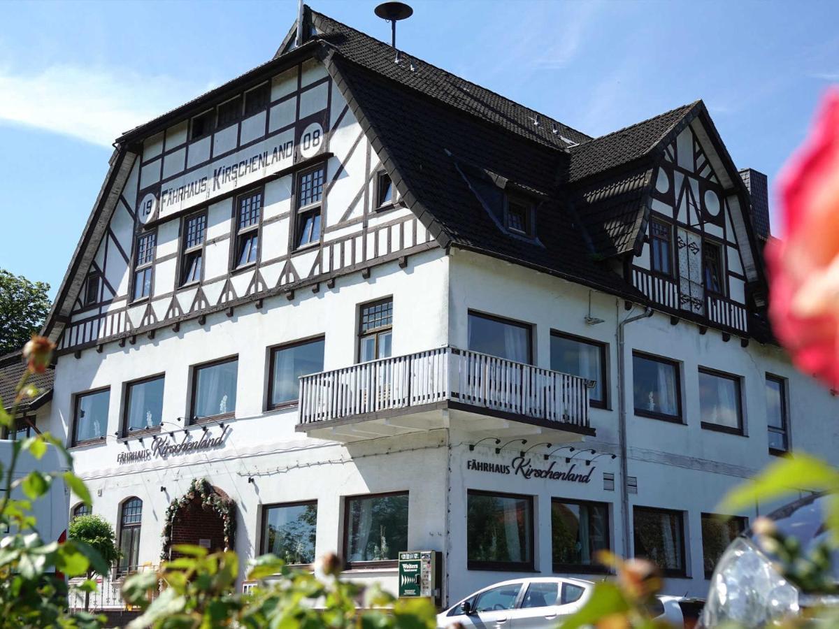 Hotel Faehrhaus Kirschenland Jork Exterior photo