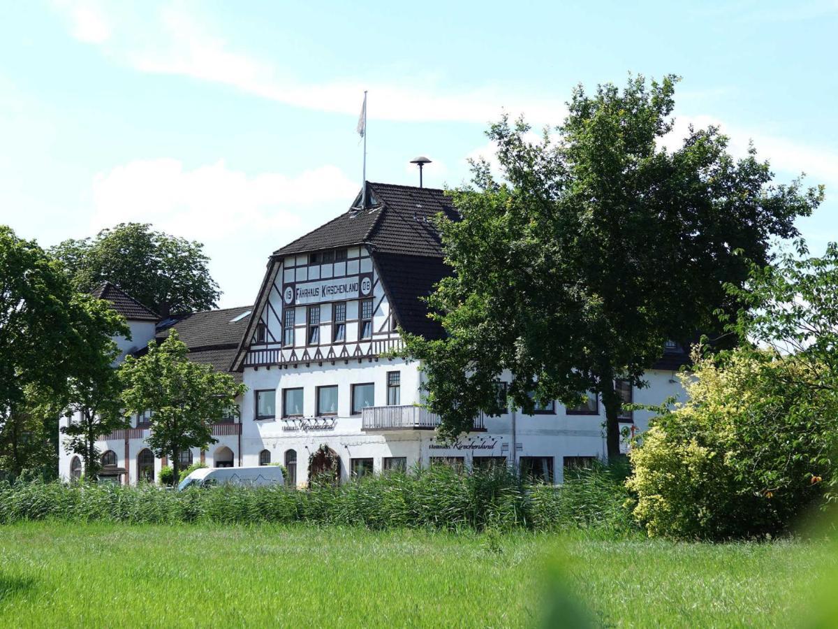 Hotel Faehrhaus Kirschenland Jork Exterior photo